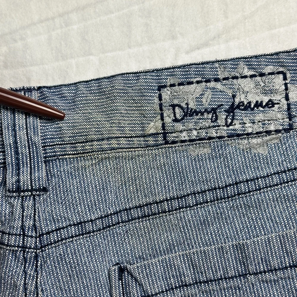 🌿 DKNY Jeans Blue Pinstripe Mini Shorts Y2K Low Rise Cuffed Denim 28 🌿 - Picture 5 of 10